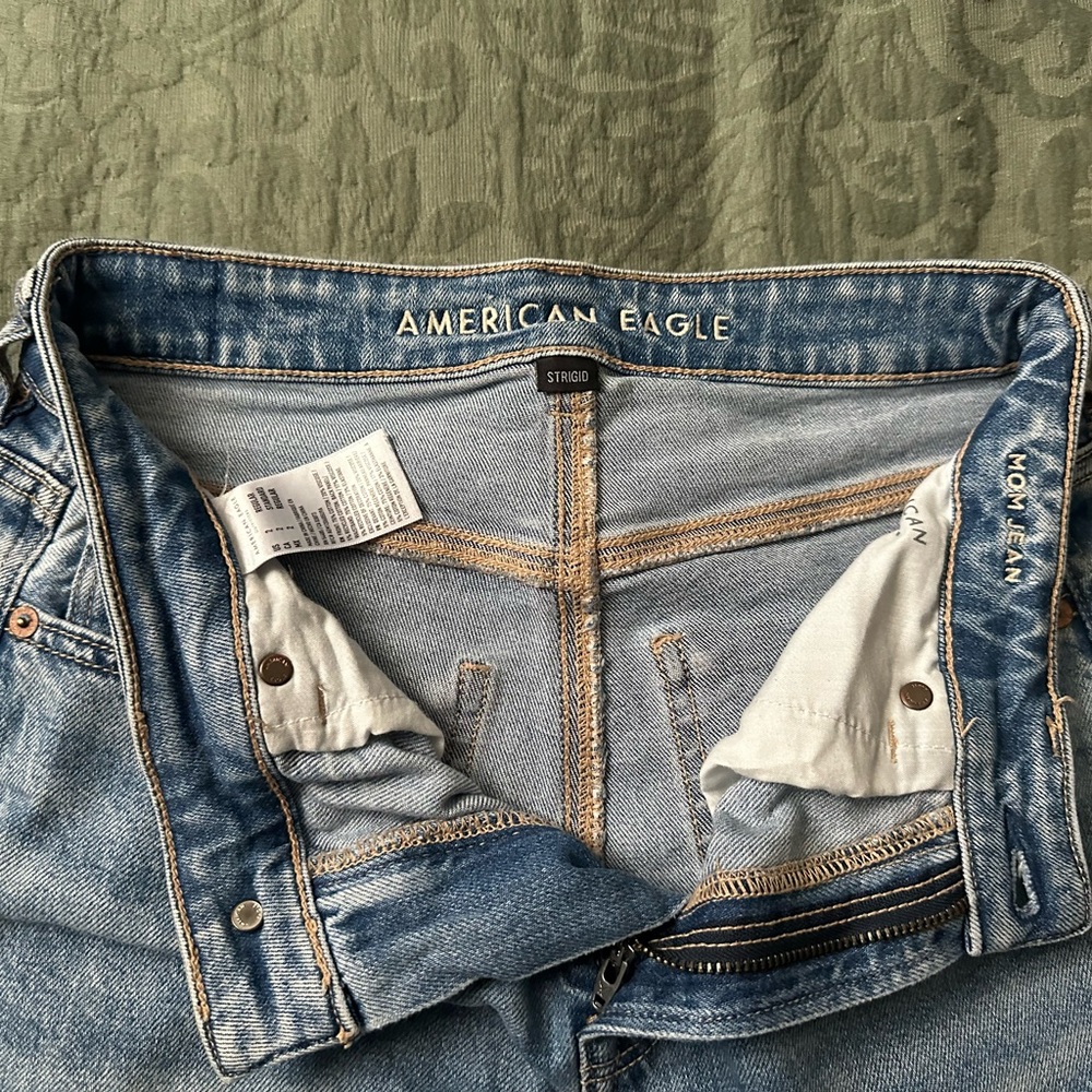Mom Distressed Blue Jeans - Picture 5 of 5